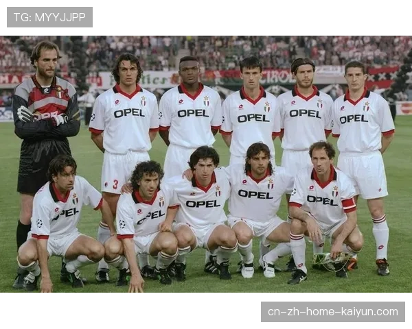 欧冠球队注重空间创造与利用，无球跑动成战术核心